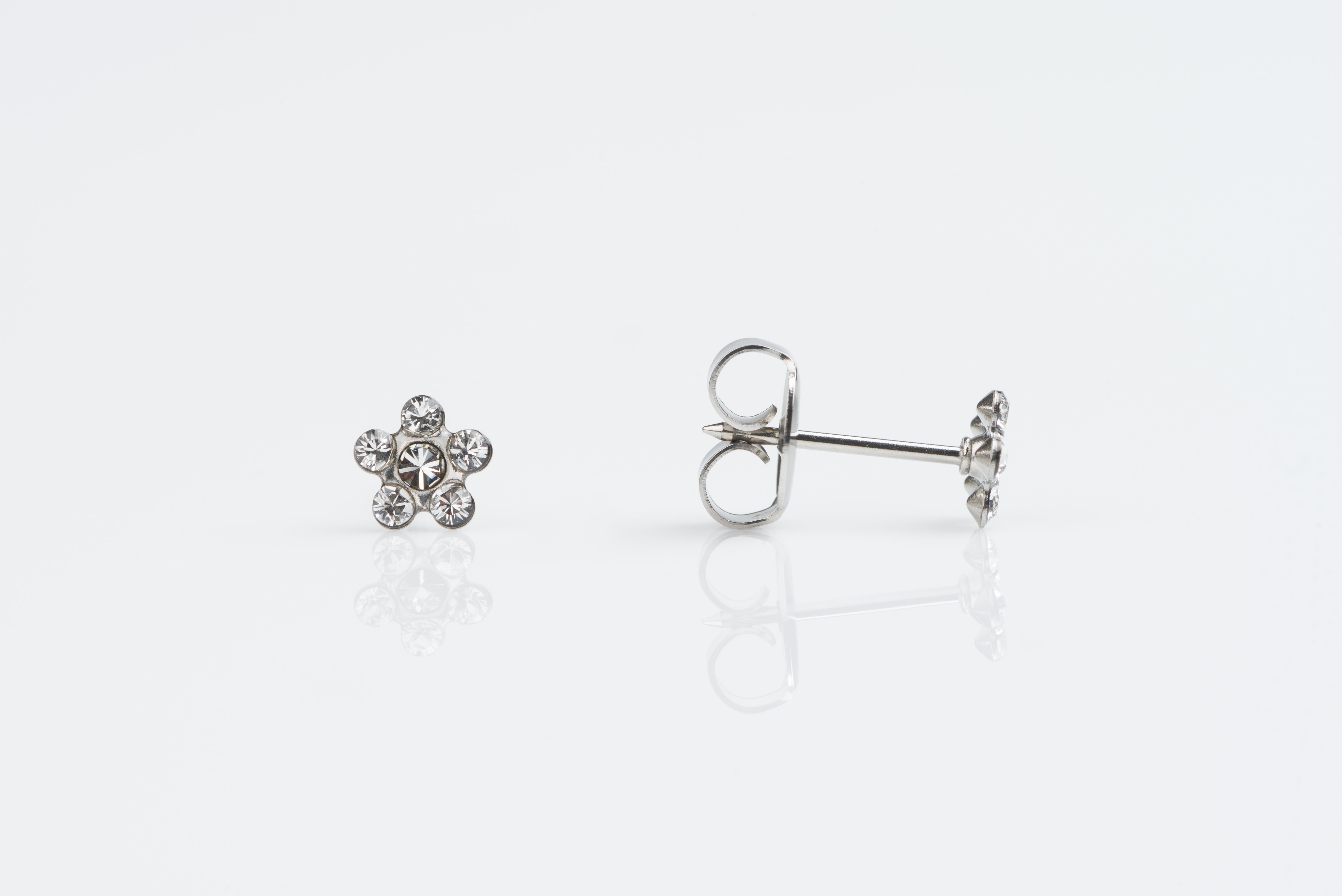 System 75™ 5mm 14K White Gold Clear Crystal Daisy Piercing Studs
