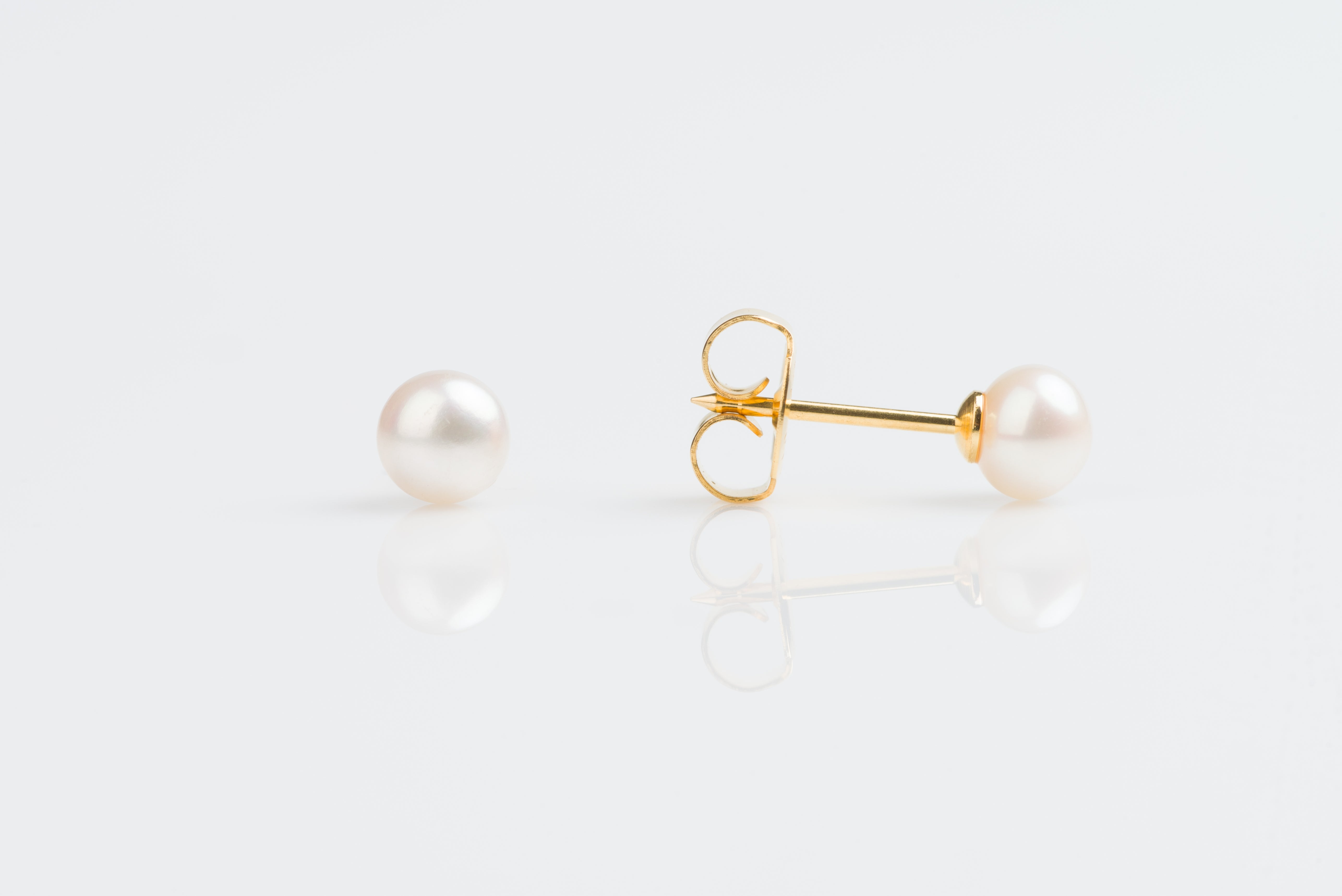 System 75™ 5mm Gold-Plated Simulated White Pearl Piercing Studs