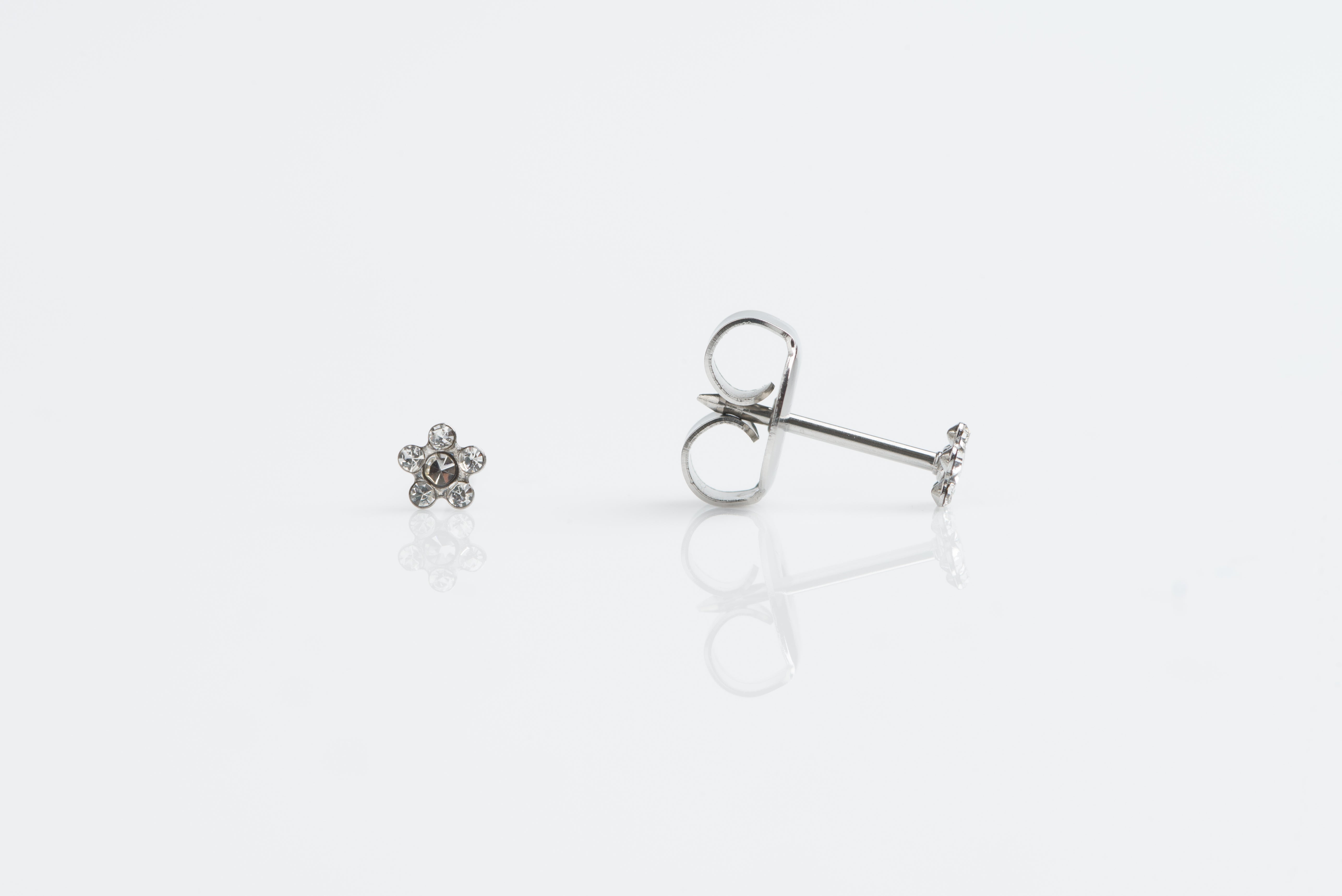 System 75™ 5mm Stainless Steel Clear Crystal Daisy Piercing Studs