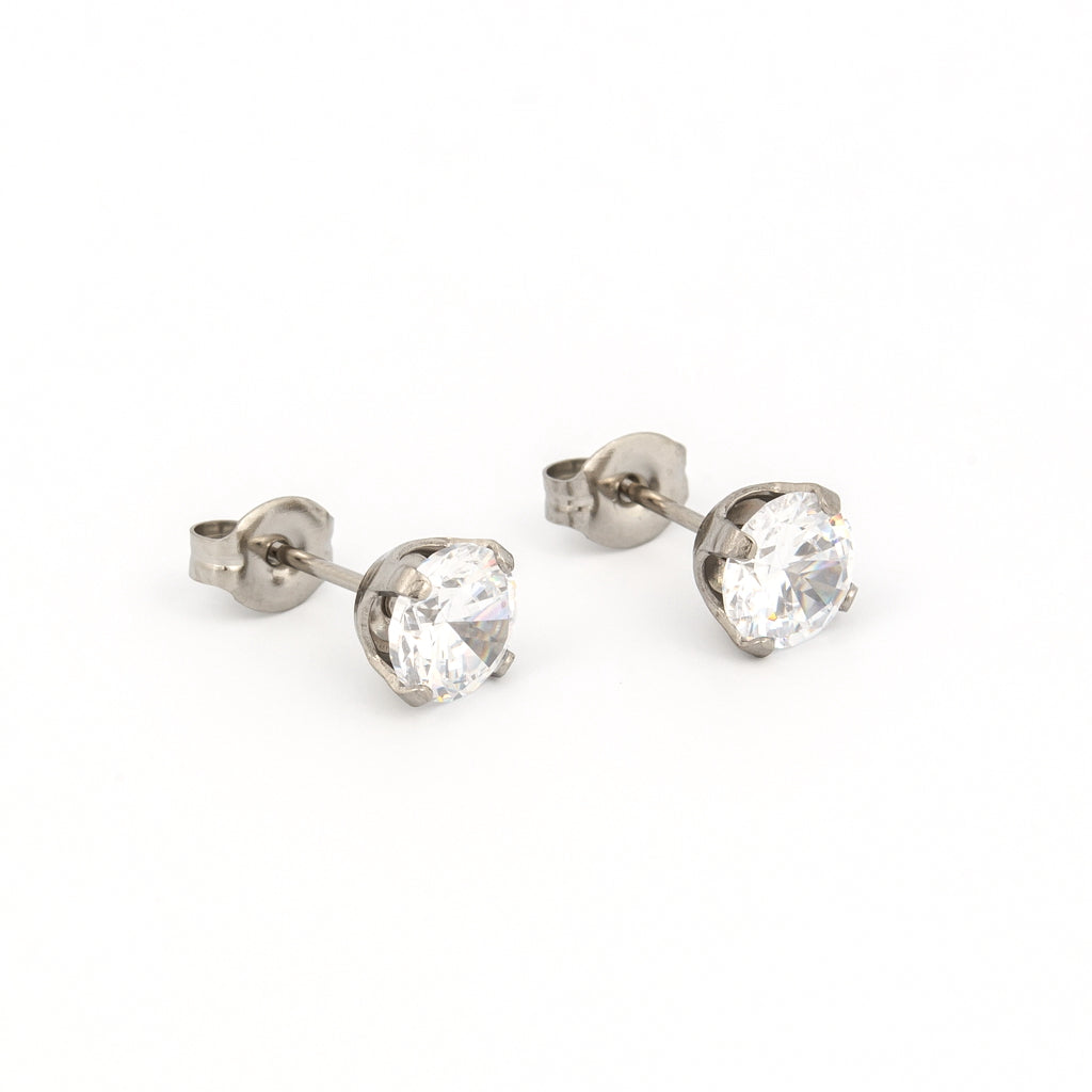 Sensitive Sterilized Stainless Steel 6mm Prong-Set Clear Cubic Zirconias