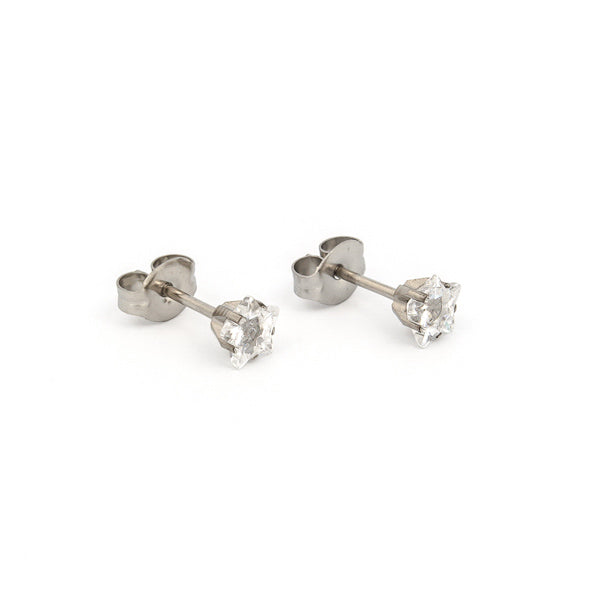 Sensitive Puff Pad Stainless Steel 5mm Star Prong-Set Cubic Zirconias
