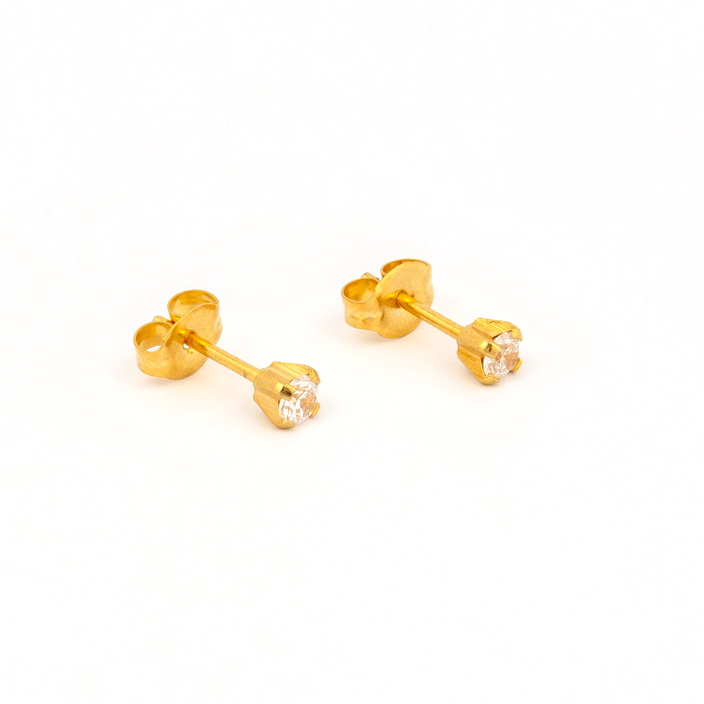 Sensitive Puff Pad Gold-Plated 3mm Prong-Set Cubic Zirconias
