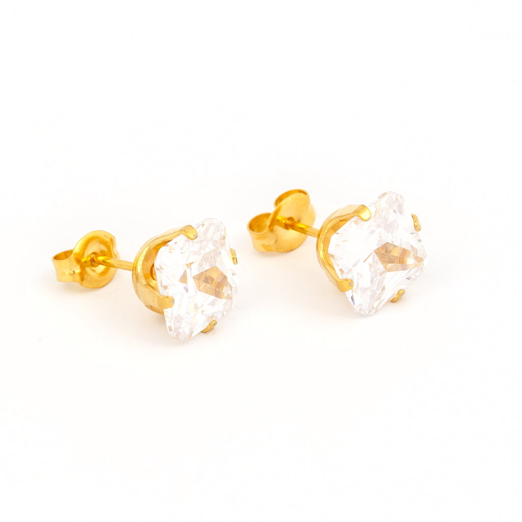Sensitive Puff Pad Gold-Plated 8×8mm Princess Cut Prong-Set Cubic Zirconias