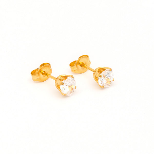 Sensitive Puff Pad Gold-Plated 5×5mm Prong-Set Cubic Zirconias